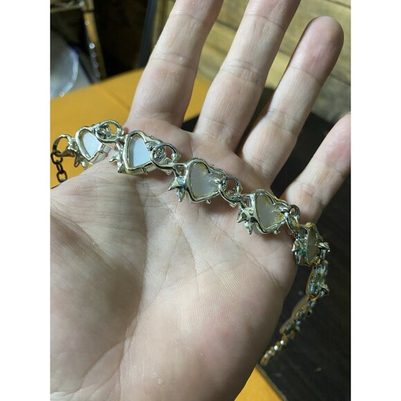 Vintage Moonray / Moonglow Creamy White Lucite Heart Choker Necklace 16 Inch - Picture 10 of 10